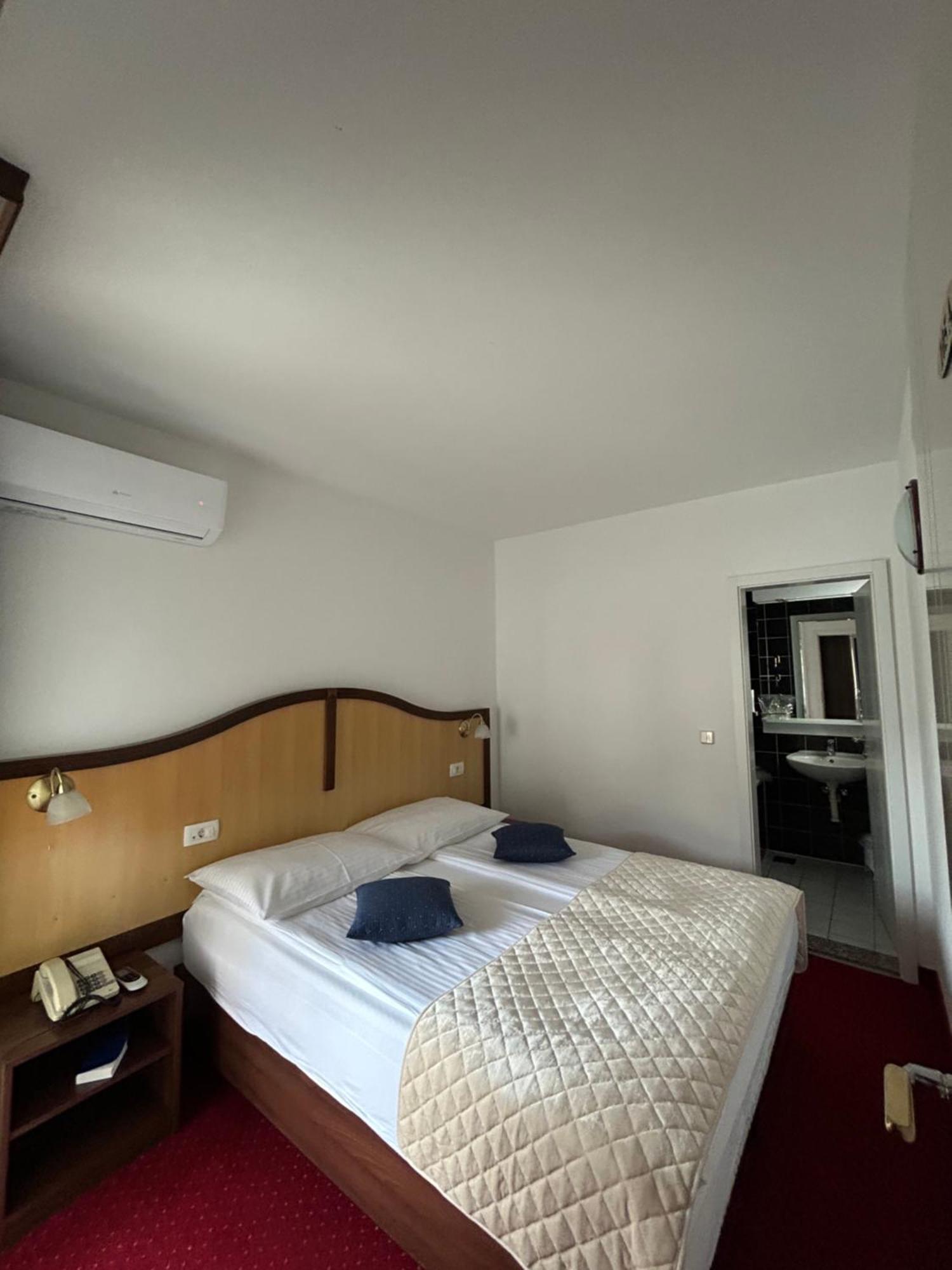 Hotel Bavaria Trogir Seget Donji Bagian luar foto