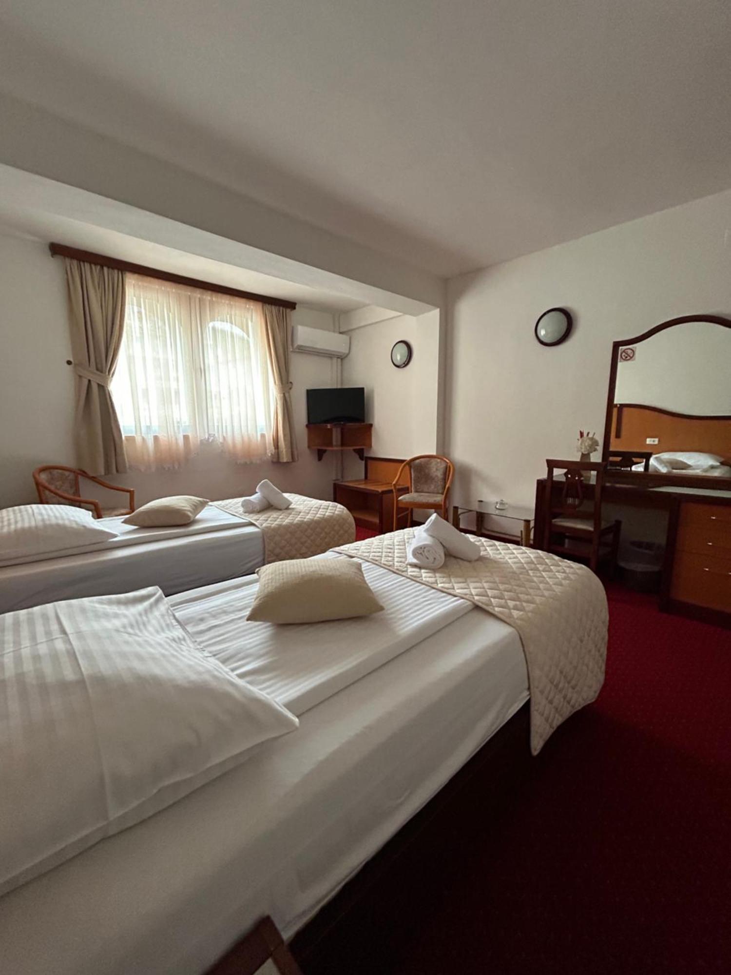 Hotel Bavaria Trogir Seget Donji Bagian luar foto