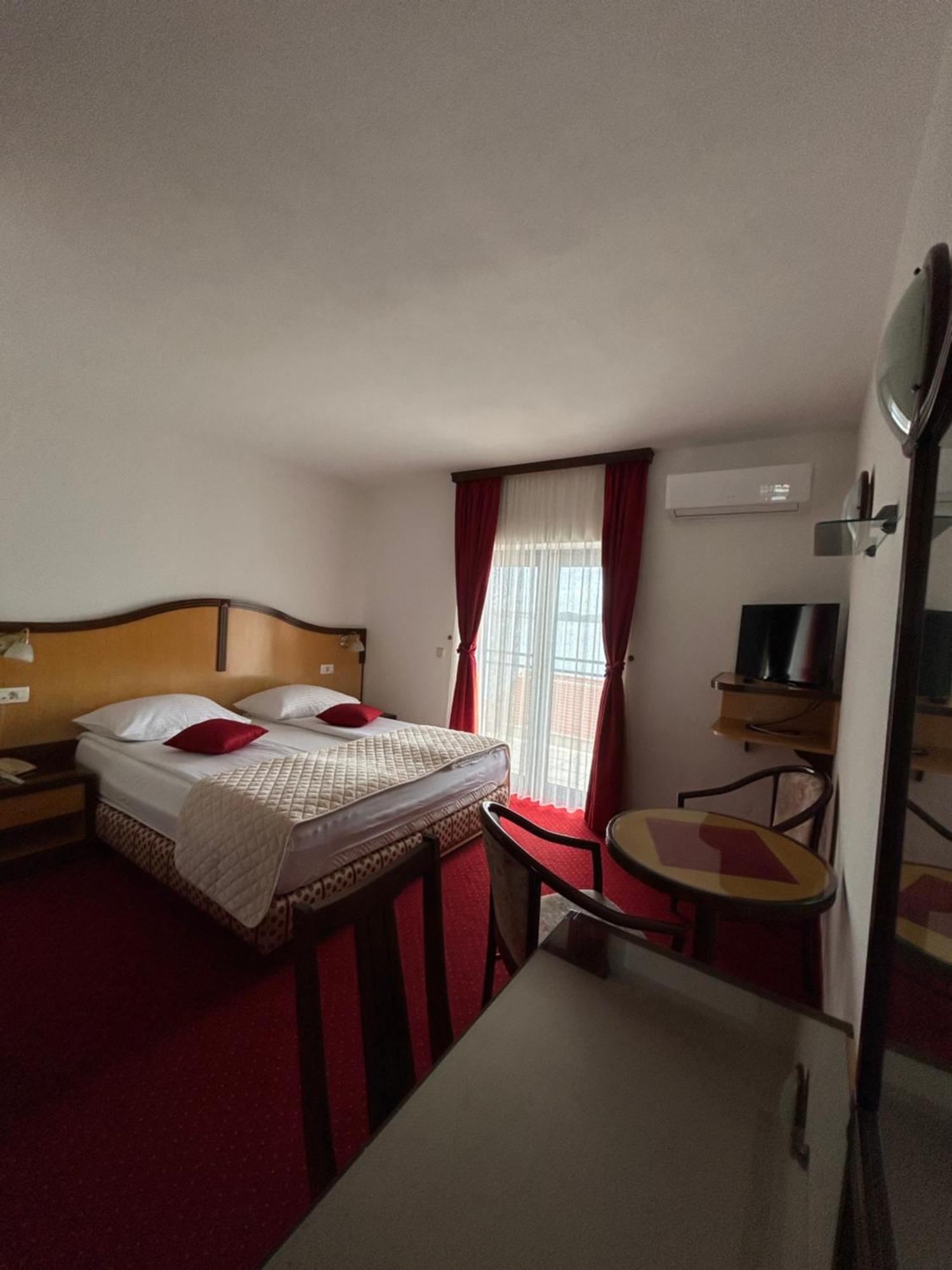 Hotel Bavaria Trogir Seget Donji Bagian luar foto