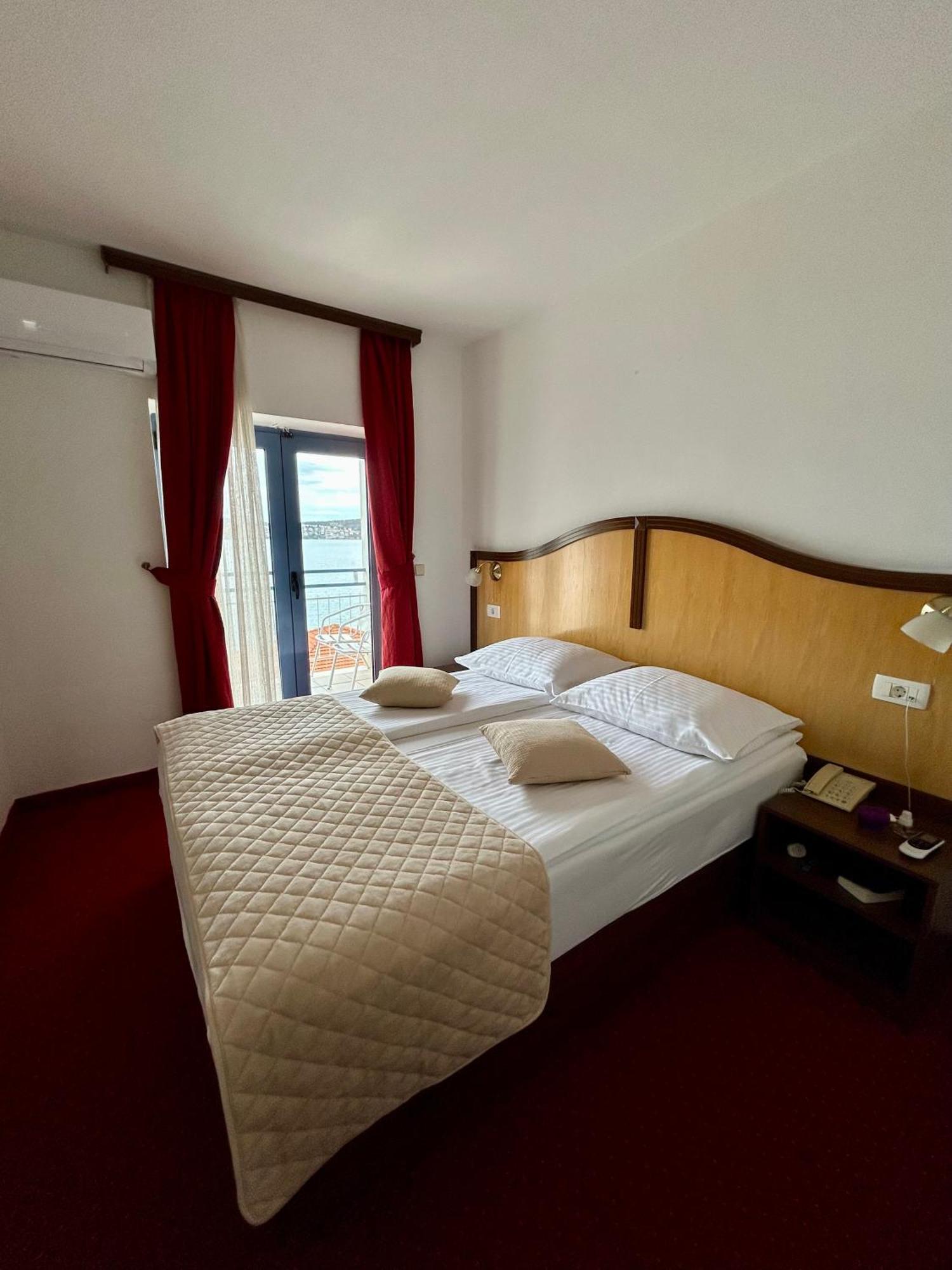 Hotel Bavaria Trogir Seget Donji Bagian luar foto